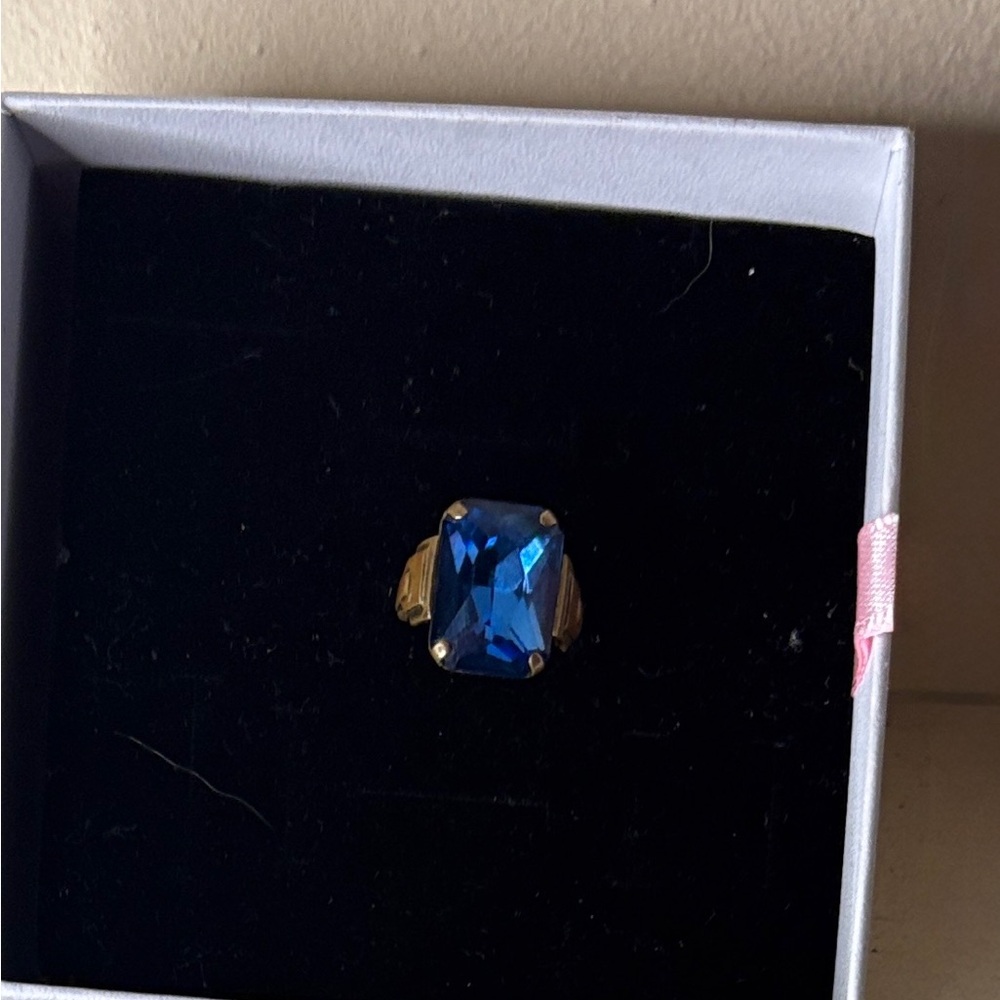 Stunning Art Deco Antique Ring